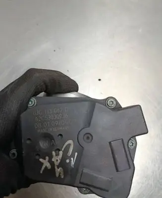 Skoda Octavia Mk2 (1Z) Throttle valve 03C133062C A2C53030936