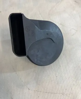 Volvo XC70 Horn signal 9178849 67884L6 9370E40