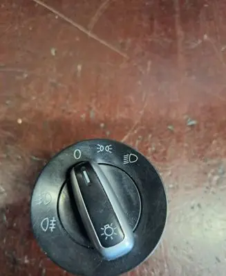 Volkswagen Touran I Light switch