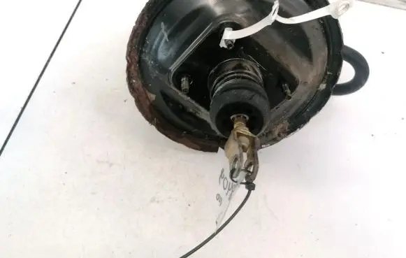 Mitsubishi Carisma Brake booster