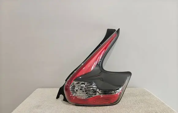 Nissan Juke I F15 Rear/tail lights