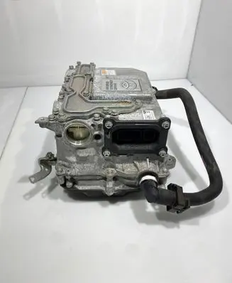 Toyota Yaris Voltage converter inverter G920052033
