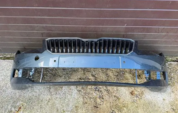 Skoda Superb B8 (3V) Front bumper 3V0807221 3V0853653A
