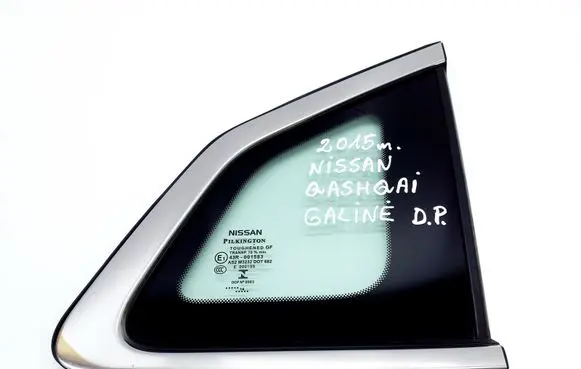 Nissan Qashqai Rear side window 833124EA0A