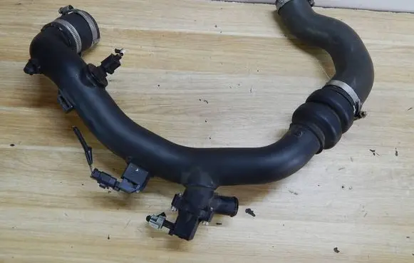 Ford Kuga II Coolant pipe/hose F1F16C846AC CJ5G9U465BA