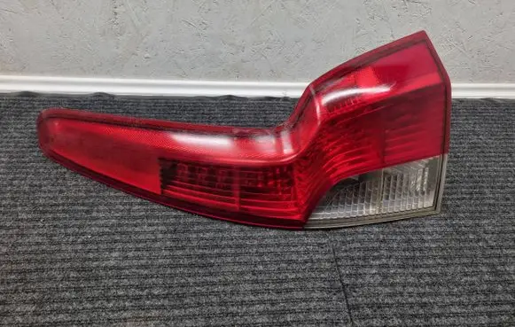 Volvo V50 Rear/tail lights 1J0927161