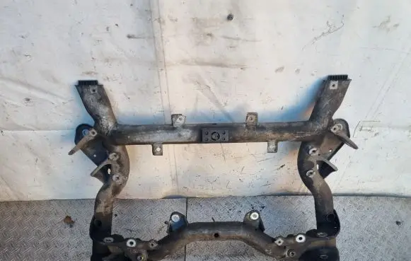 Mercedes-Benz C W204 Front subframe A2046280957