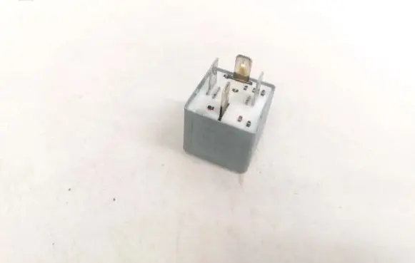 Audi A4 S4 B5 8D Other relay 899512000 443951253K