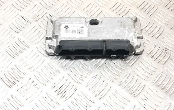 Skoda Octavia Mk2 (1Z) Engine control unit/module 03C906024AJ 0316H06 MY228606