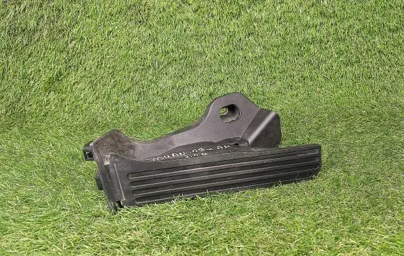 Volkswagen Tiguan Accelerator throttle pedal 1K1723503R