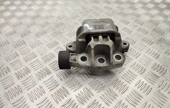 Opel Mokka Engine mount bracket 95135160