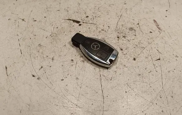 Mercedes-Benz CLA C117 X117 W117 Ignition key/card 