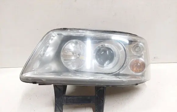 Volkswagen Transporter - Caravelle T5 Headlight/headlamp 1305235773 5DV00876400 1305239