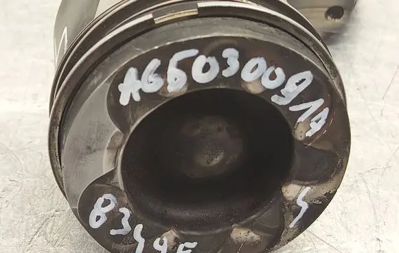 Mercedes-Benz C W204 Piston with connecting rod 8349F