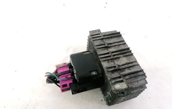 Opel Astra H Glow plug pre-heat relay 55354141 51299018A 5535414151299018A