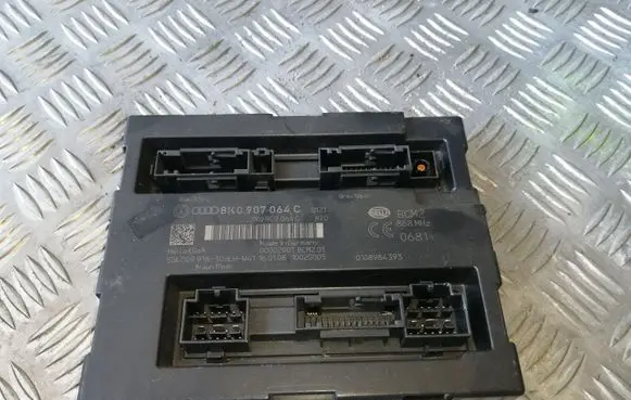 Audi A4 S4 B8 8K Comfort/convenience module 8K0907064C