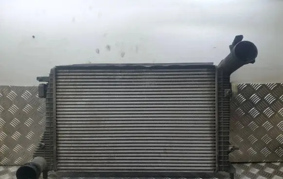 Volkswagen Caddy Intercooler radiator 1K0145803H