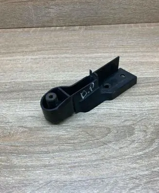 Audi A6 S6 C6 4F Front bumper mounting bracket 4F0807772