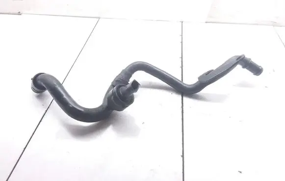 Volkswagen Touareg I Engine coolant pipe/hose 059121065