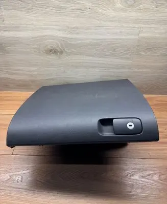 Volkswagen Tiguan Glove box 5M1857097K