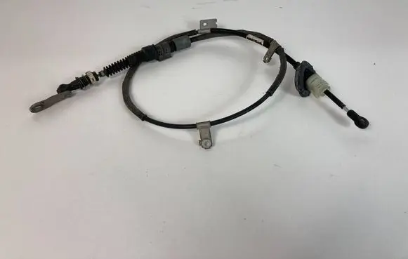Chevrolet Camaro Gear shift cable linkage 84105591