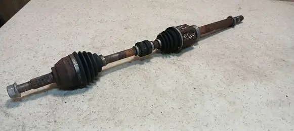 Nissan Juke I F15 Front driveshaft 392685U005 5U005