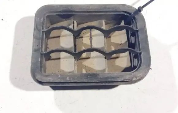 Skoda Octavia Mk2 (1Z) Dash center air vent grill 1h0819465
