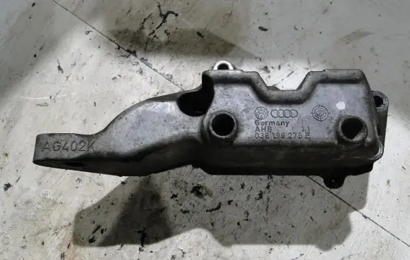 Volkswagen Golf IV Engine mounting bracket 036199275