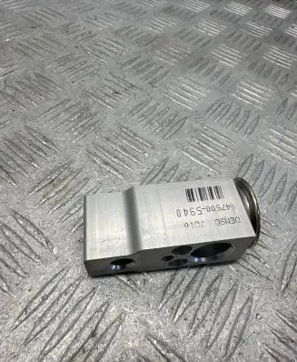Toyota RAV 4 (XA50) Air conditioning (A/C) expansion valve 475005940 DENSC 5N627C1H0