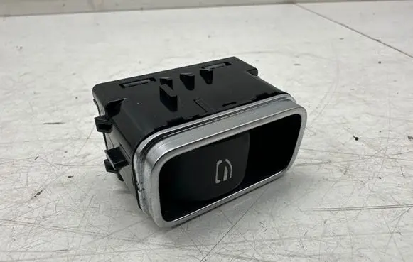 Mercedes-Benz CLA C118 X118 Electric window control switch A1679050201