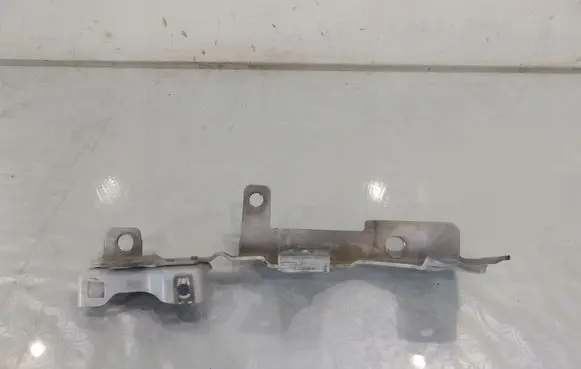 Renault Twingo II Fender mounting bracket
