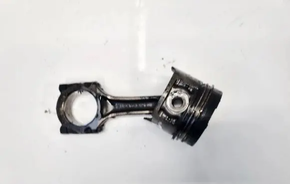 Nissan Primera Piston with connecting rod