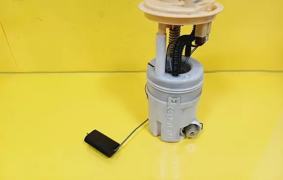 Mitsubishi Colt In-tank fuel pump MN135000