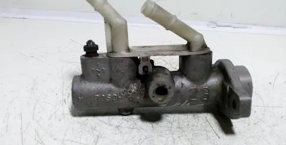 Master brake cylinder