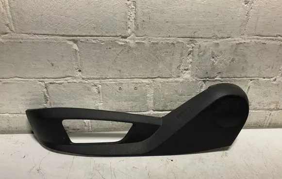 BMW 5 F10 F11 Front door seat control surround trim 6981769 A046130 WXE30E00687