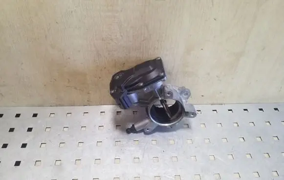 Opel Zafira C Throttle valve 50569200 55564164