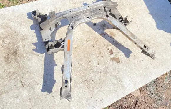 BMW 7 E65 E66 Front subframe 6752293