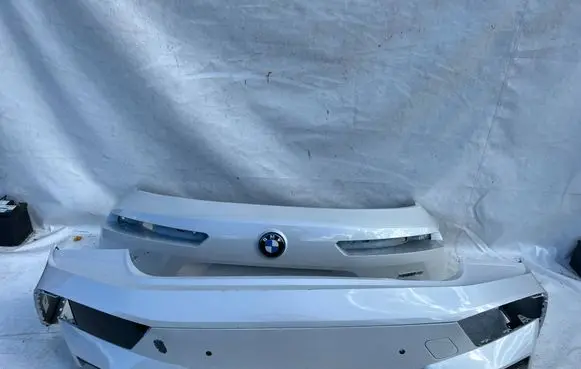 BMW iX Tailgate/trunk/boot lid