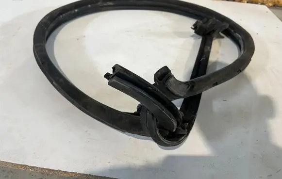 Bentley Continental Front door rubber seal 3W8867367
