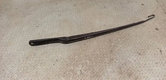 BMW X5 E53 Front wiper blade arm 