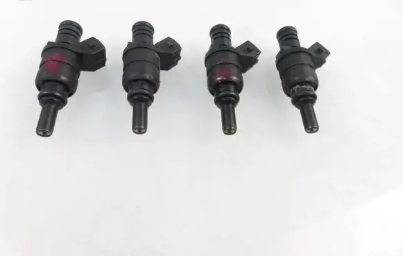 Volkswagen Golf IV Fuel injectors set 06A906031D