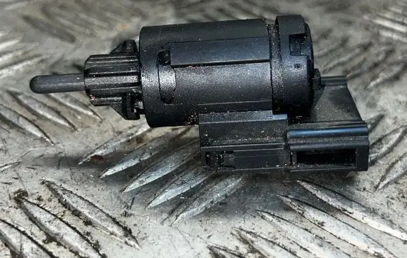Audi A6 S6 C6 4F Brake pedal sensor switch 3B0945511A 19322007 05721