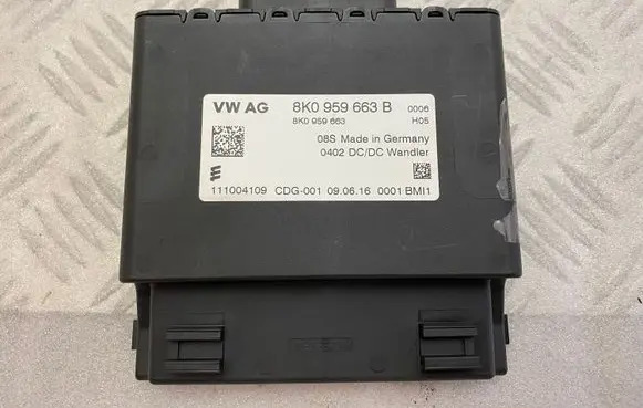 Audi A5 Sportback 8TA Power management control unit 8K0959663B