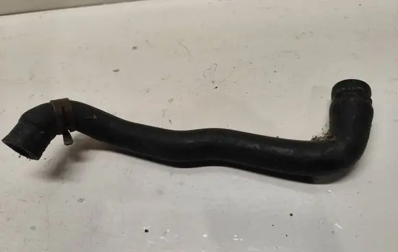 Audi A4 S4 B5 8D Engine coolant pipe/hose 048121053C