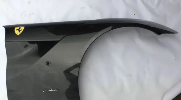 Ferrari F12 Berlinetta Fender 84375911