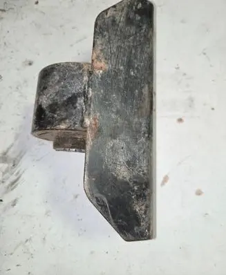 Nissan Terrano Front differential mounting bracket 