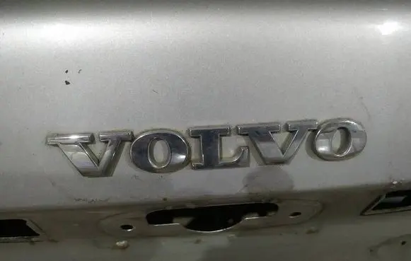 Volvo S40, V40 Manufacturer badge logo/emblem 