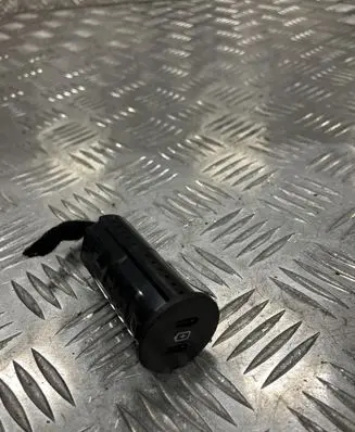 Ford Kuga III USB socket connector PU5T-19J211-FA