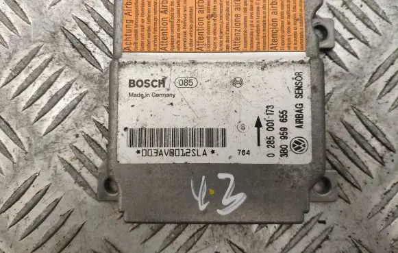 Volkswagen PASSAT B5 Airbag control unit/module 3B0959655