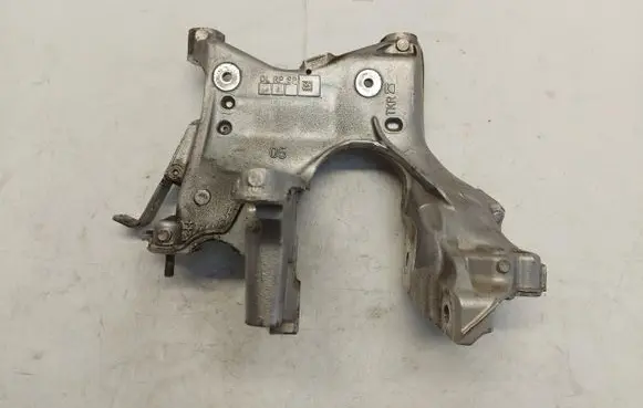Engine mount bracket